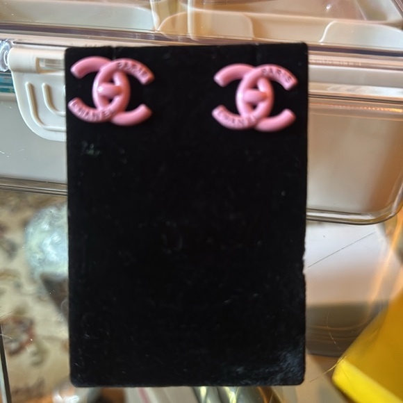 CHANEL Earrings - Picture 2 of 8